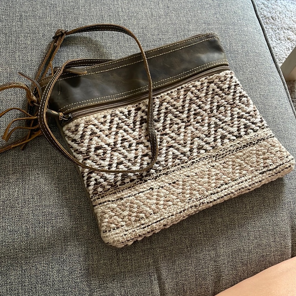 Myra crossbody bag